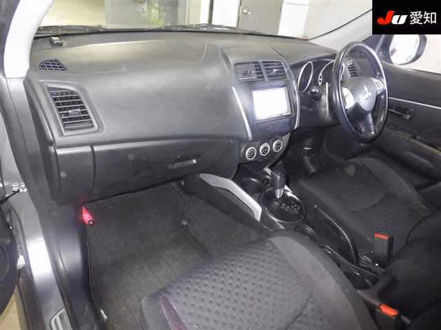 MITSUBISHI RVR