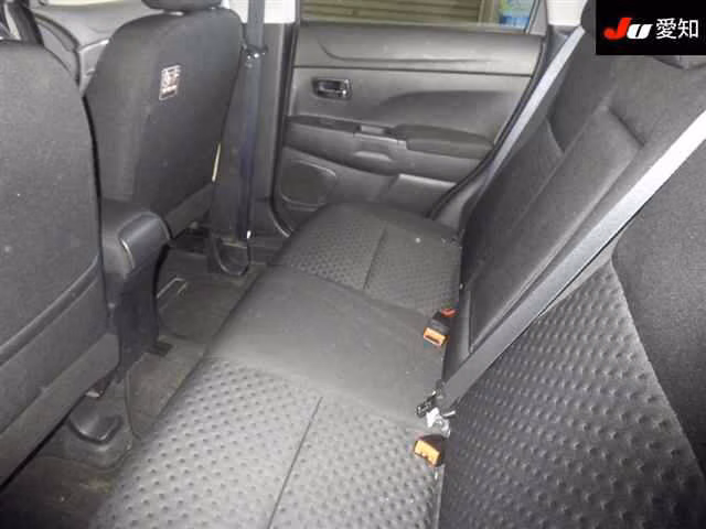 MITSUBISHI RVR