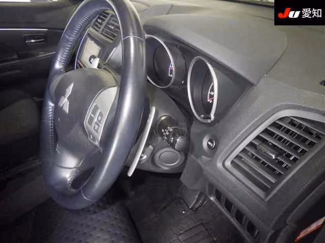 MITSUBISHI RVR