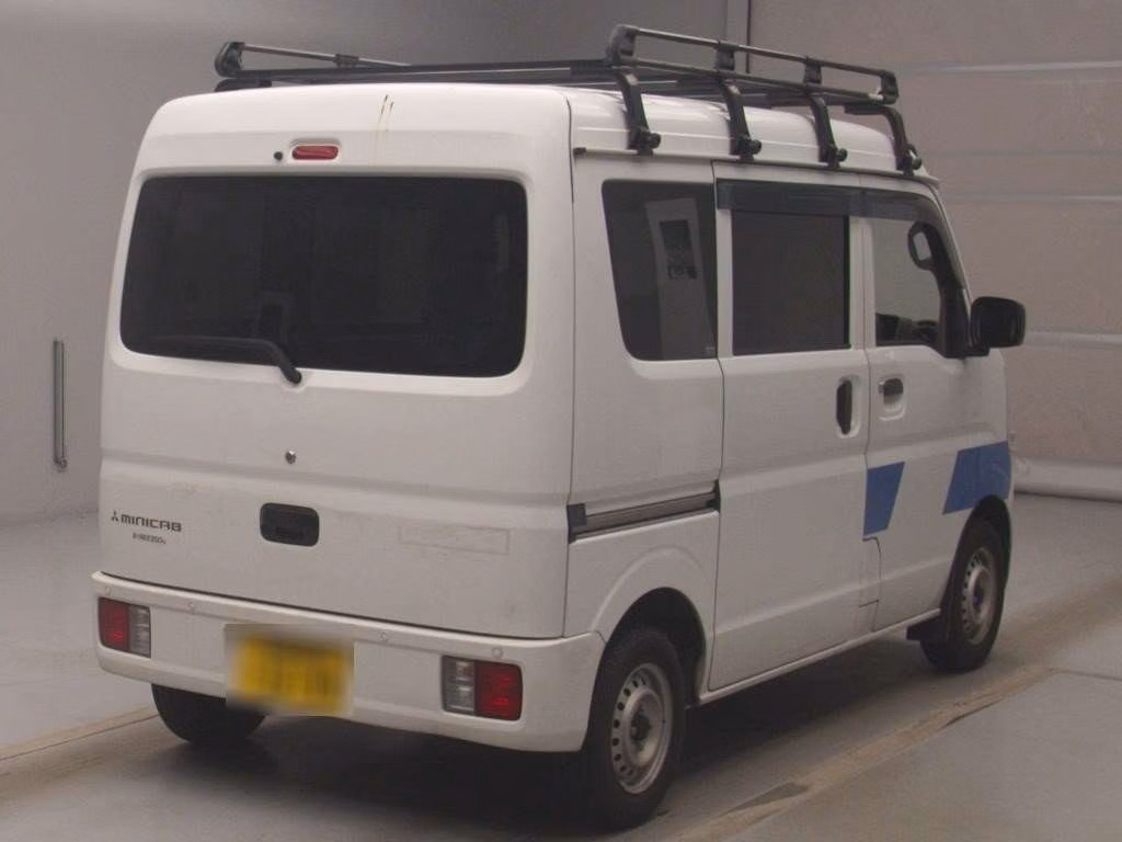 MITSUBISHI MINICAB