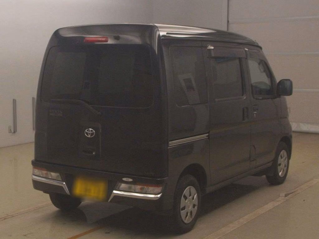 TOYOTA PIXIS VAN