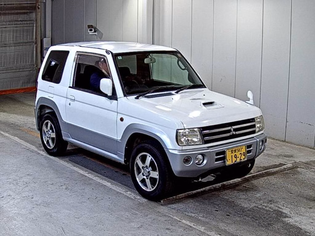 MITSUBISHI PAJERO MINI