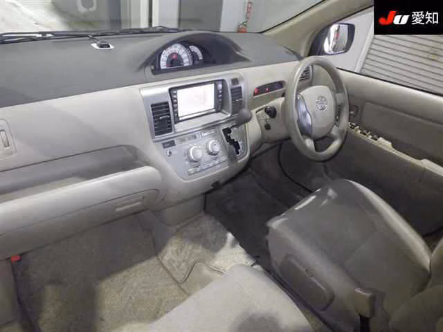 TOYOTA RAUM