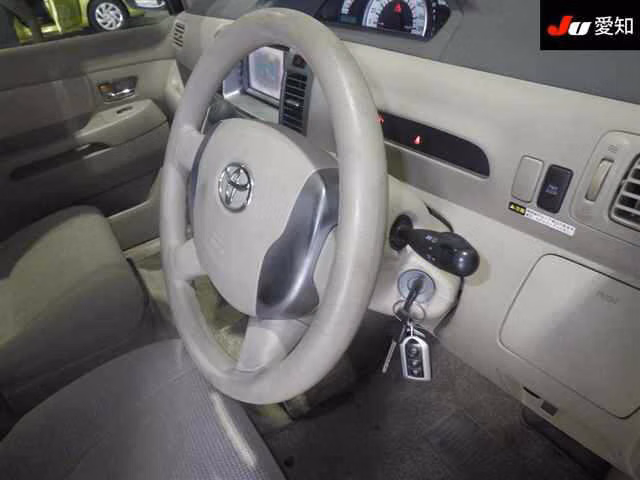 TOYOTA RAUM