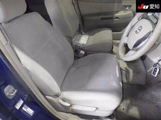 TOYOTA RAUM