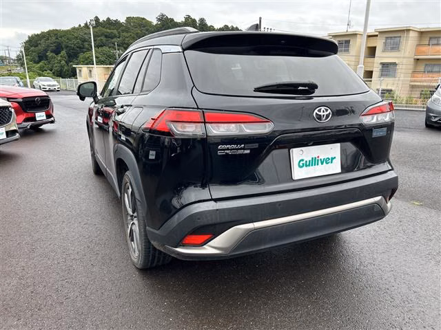 TOYOTA COROLLA CROSS