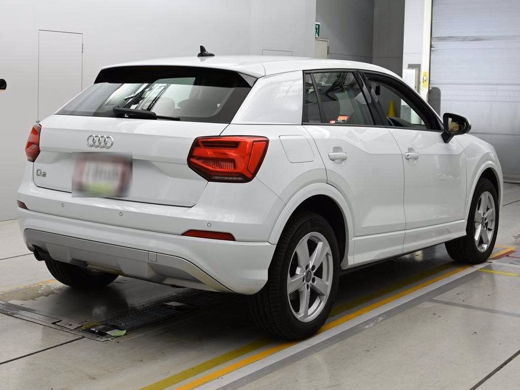 AUDI Q2