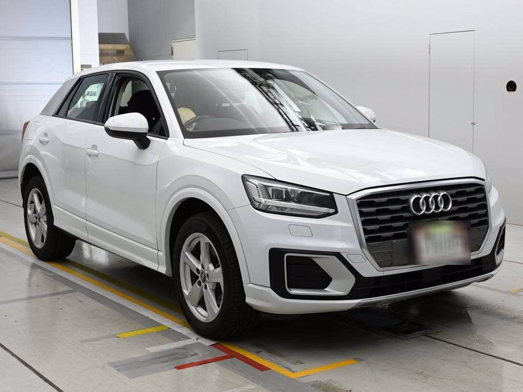 AUDI Q2