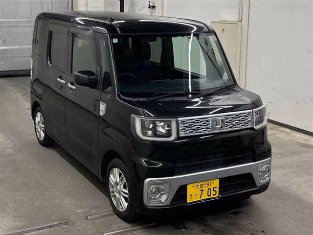 DAIHATSU WAKE