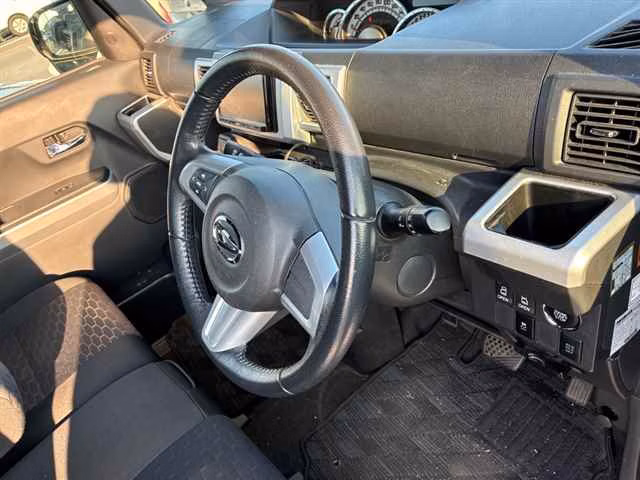 DAIHATSU WAKE