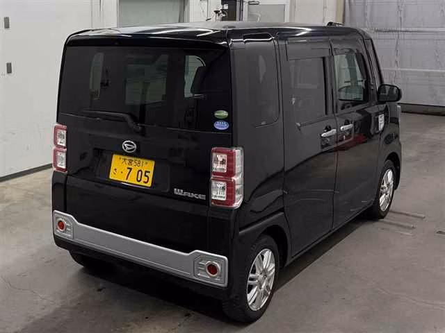 DAIHATSU WAKE