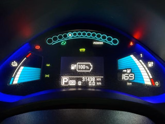 NISSAN LEAF