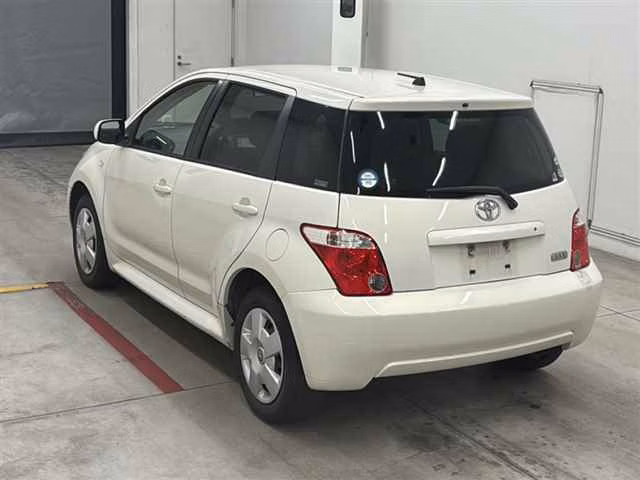 TOYOTA IST