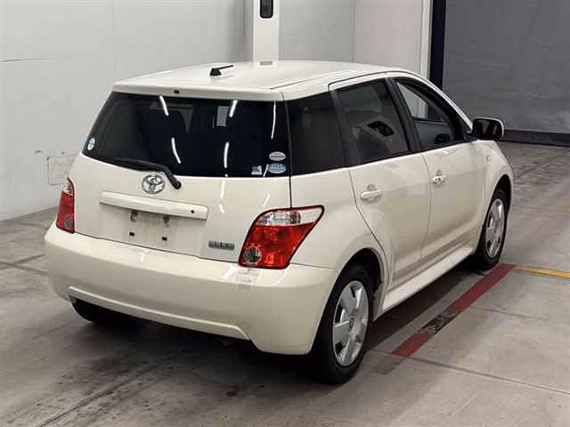 TOYOTA IST