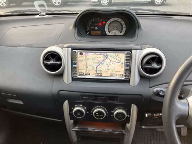 TOYOTA IST