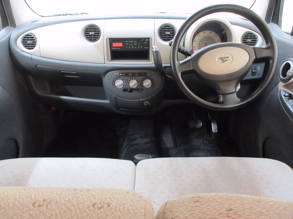 DAIHATSU MOVE LATTE