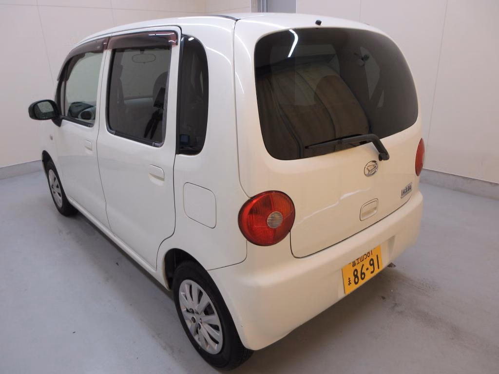 DAIHATSU MOVE LATTE