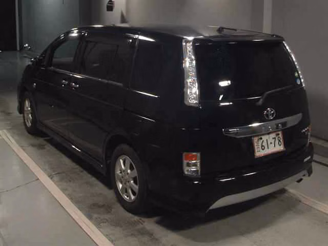 TOYOTA ISIS