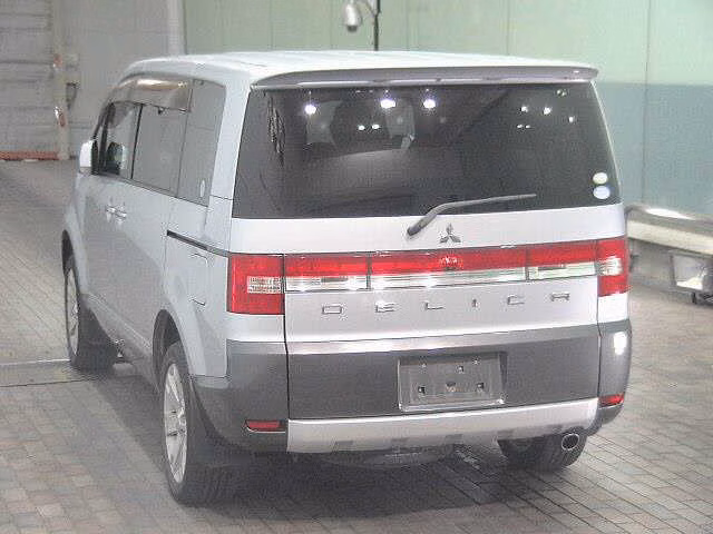 MITSUBISHI DELICA D:5