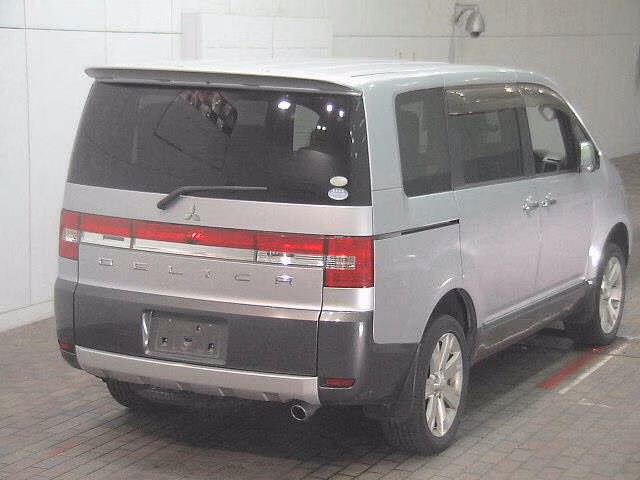 MITSUBISHI DELICA D:5