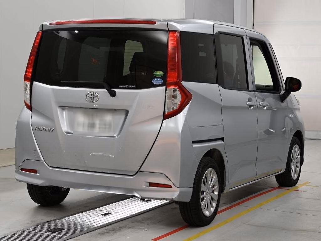 TOYOTA ROOMY