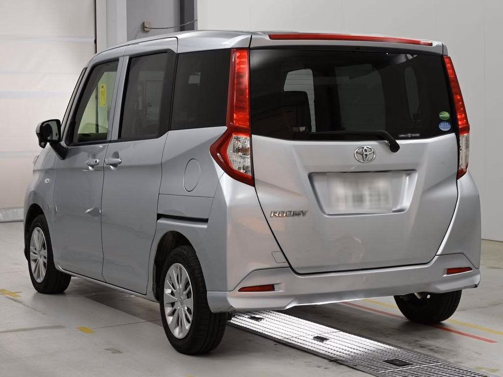 TOYOTA ROOMY