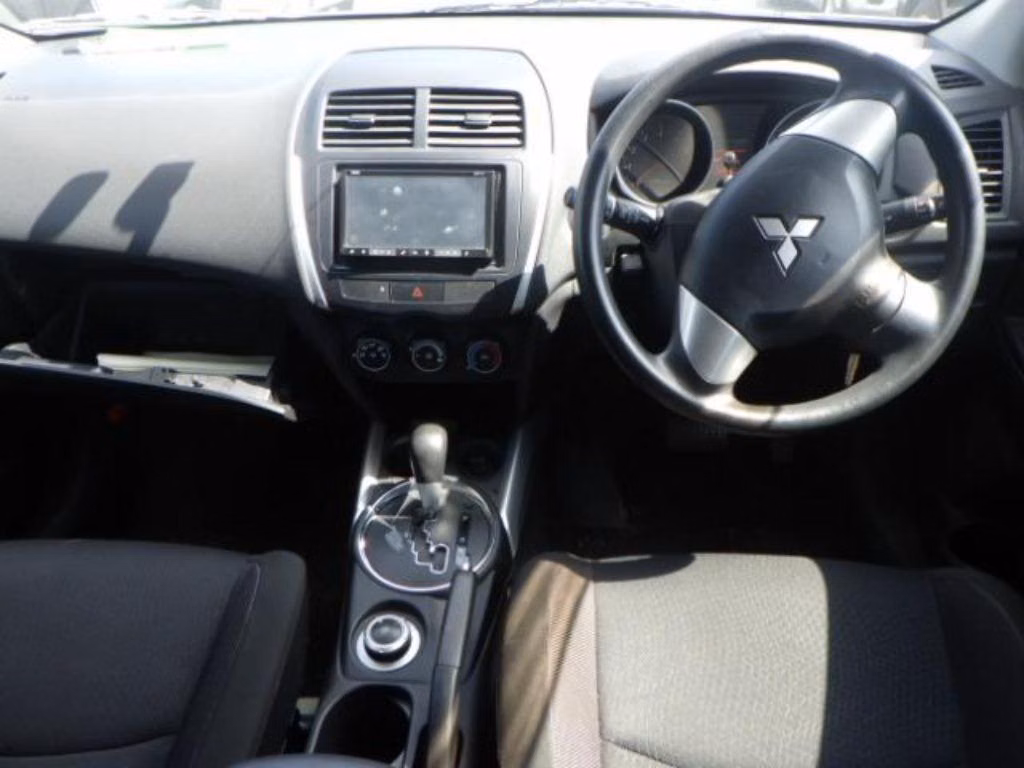 MITSUBISHI RVR