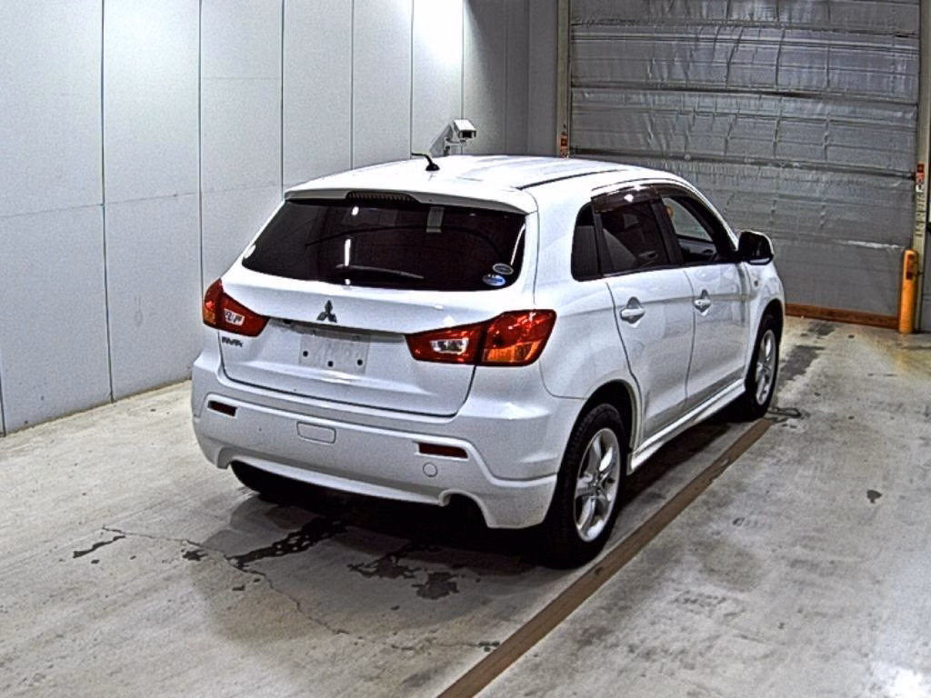 MITSUBISHI RVR