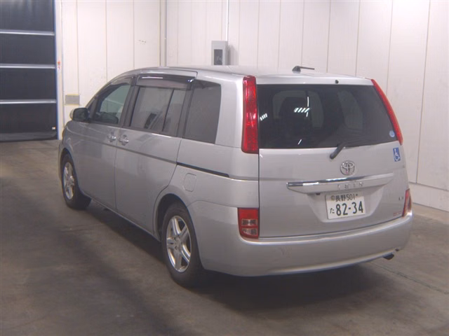 TOYOTA ISIS