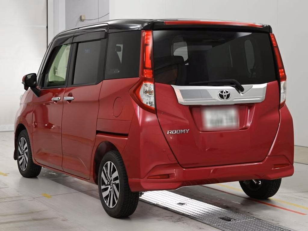 TOYOTA ROOMY