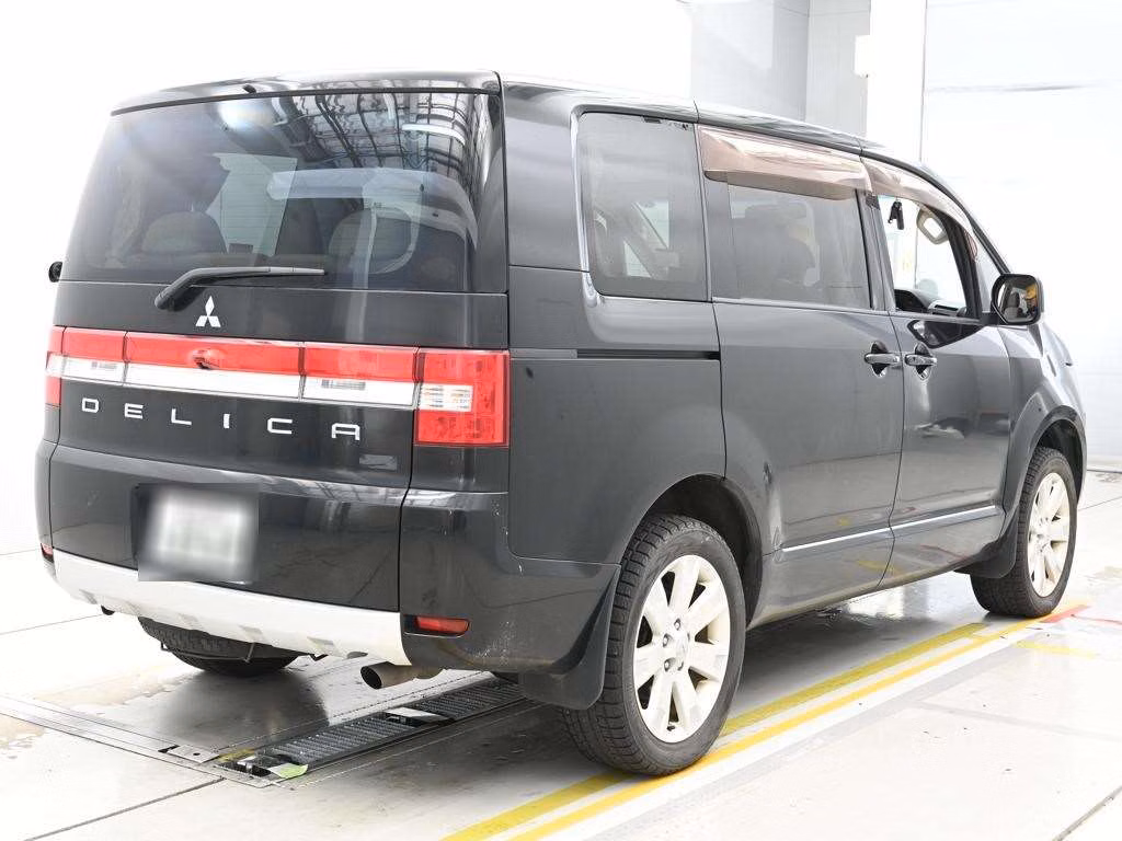 MITSUBISHI DELICA D:5