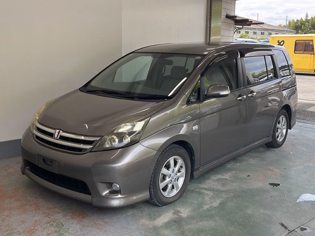 TOYOTA ISIS