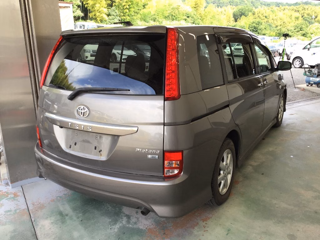 TOYOTA ISIS