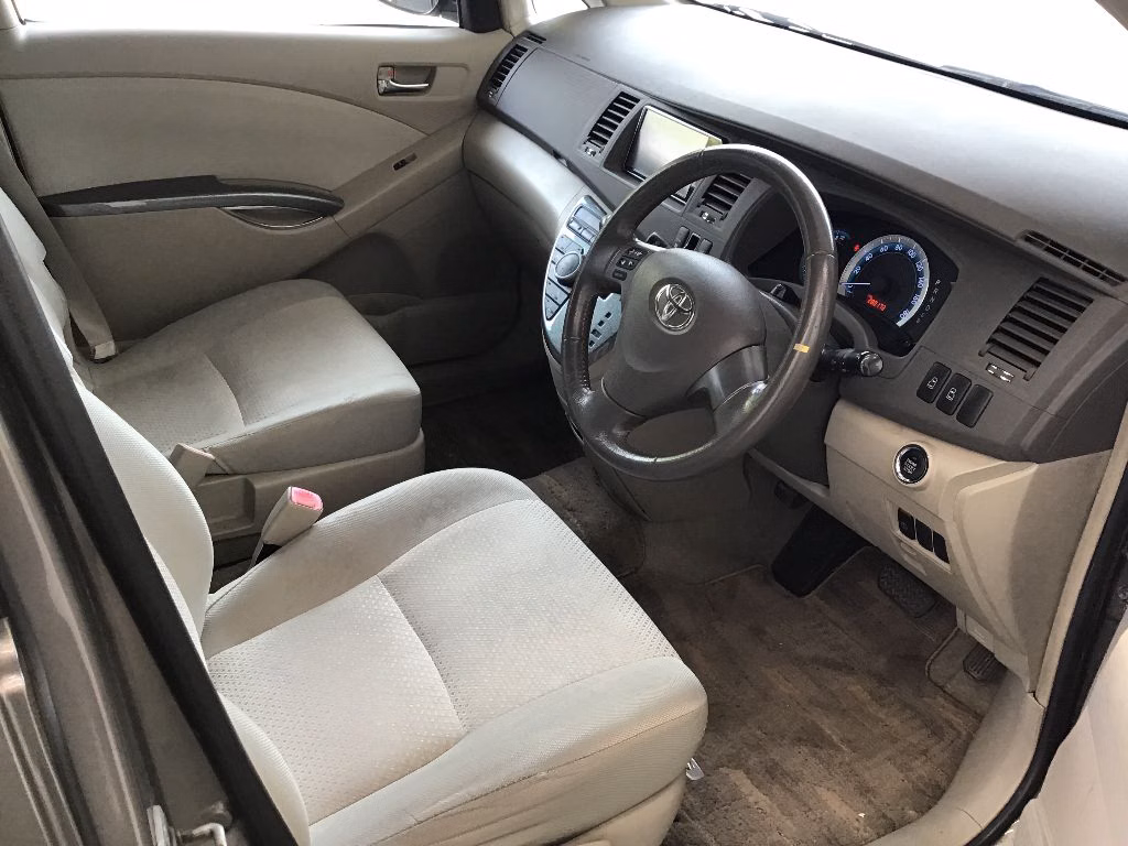 TOYOTA ISIS