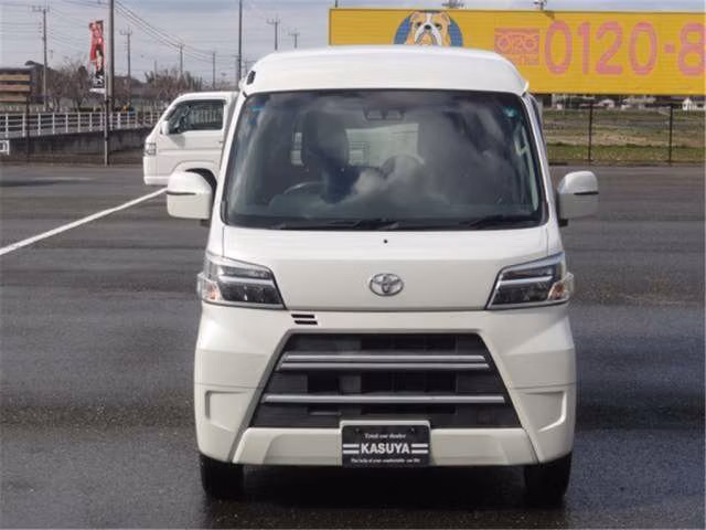 TOYOTA PIXIS VAN