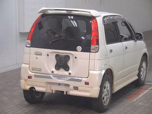 DAIHATSU TERIOS KID