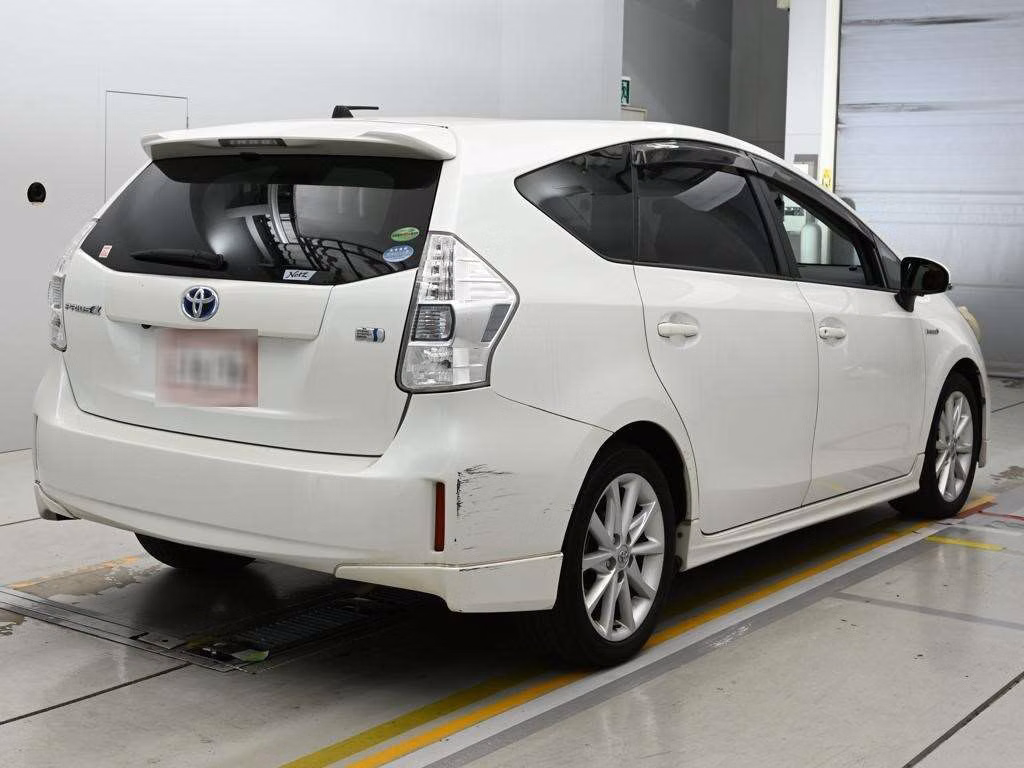 TOYOTA PRIUS ALPHA
