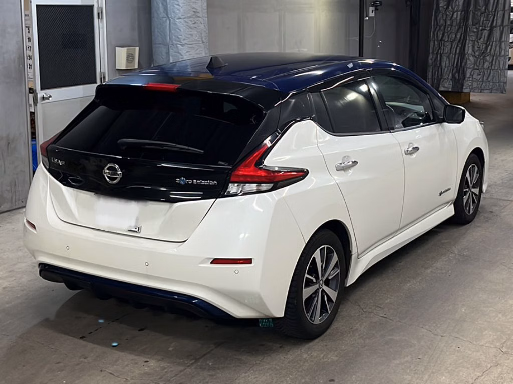 NISSAN LEAF