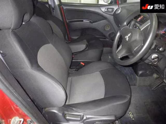 MITSUBISHI COLT