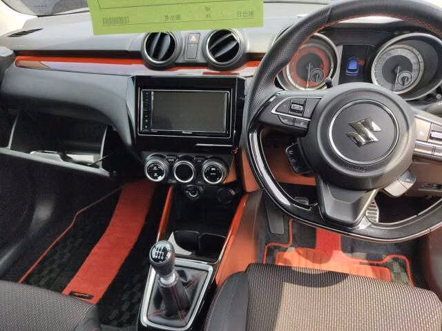 SUZUKI SWIFT