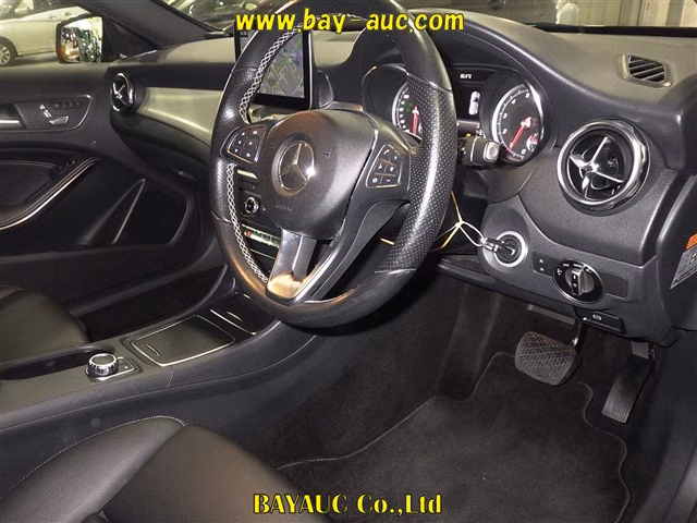 MERCEDES-BENZ GLA-CLASS