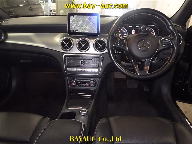 MERCEDES-BENZ GLA-CLASS