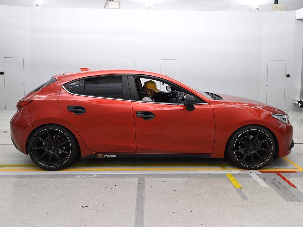 MAZDA AXELA
