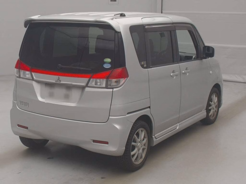 MITSUBISHI DELICA D:2