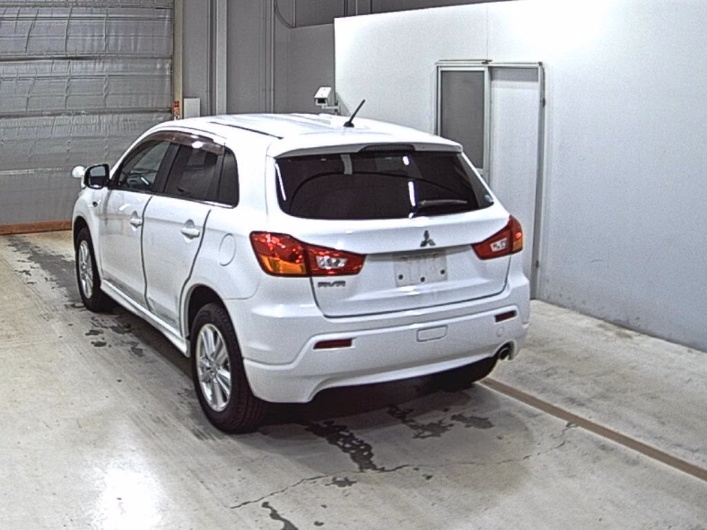 MITSUBISHI RVR