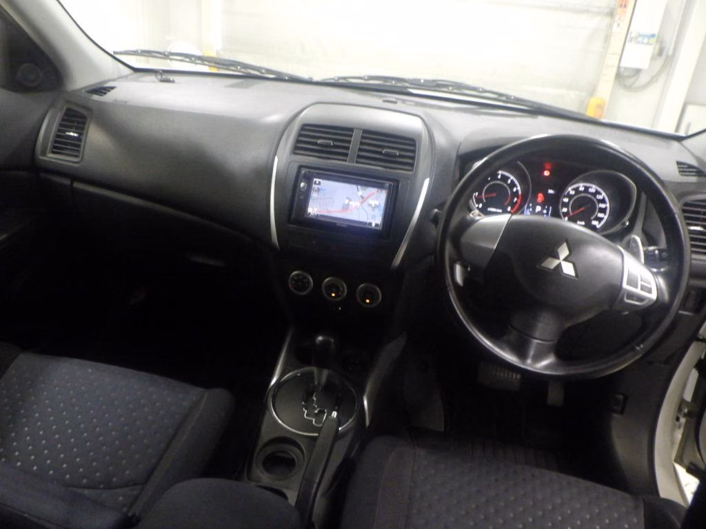 MITSUBISHI RVR