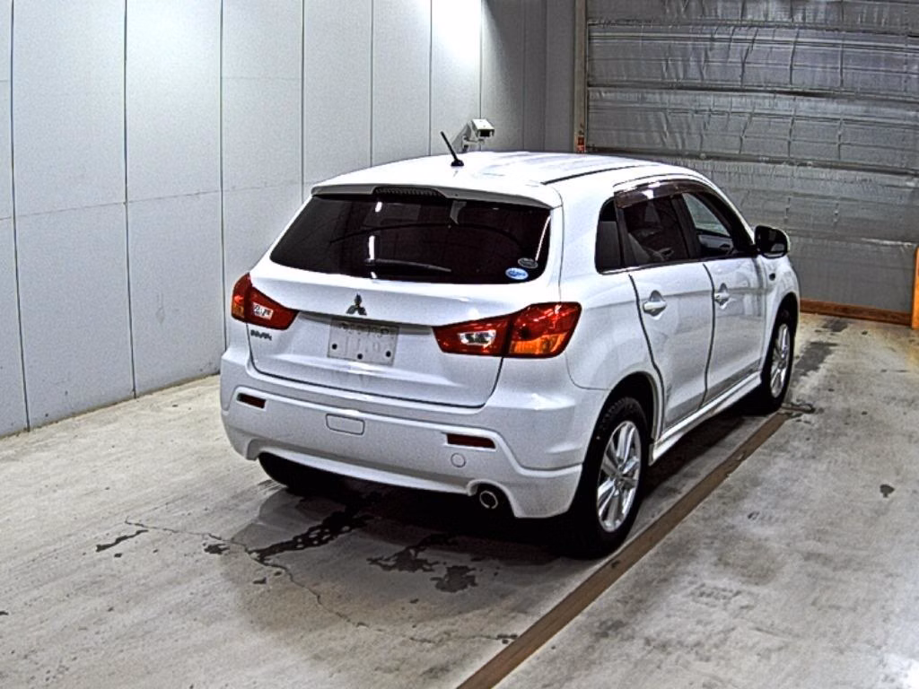 MITSUBISHI RVR