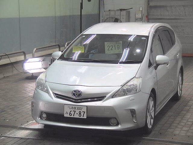 TOYOTA PRIUS ALPHA