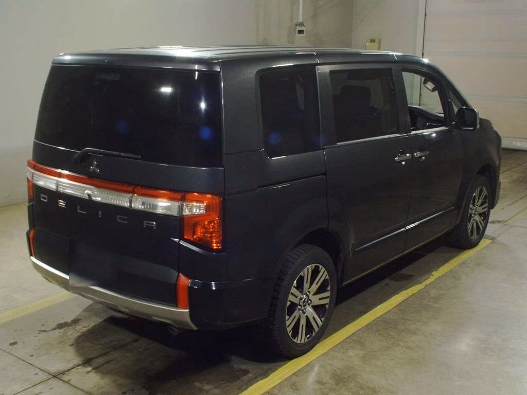 MITSUBISHI DELICA D:5