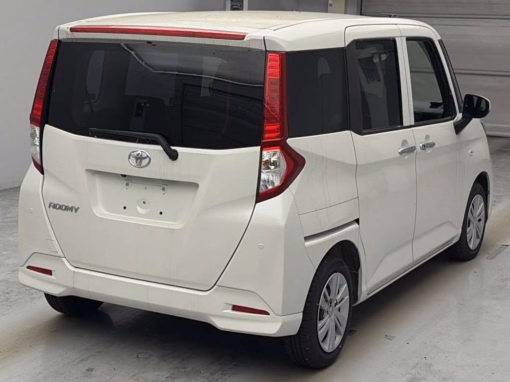 TOYOTA ROOMY
